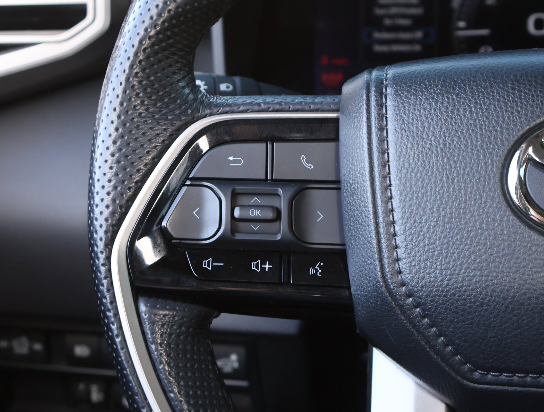 Used 2024 Toyota Tundra Limited w/ TRD Off-Road Package image 16