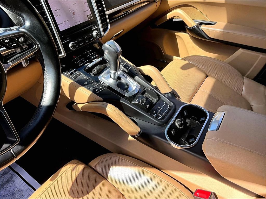 Used 2018 Porsche Cayenne S w/ Premium Package AWD/4WD image 13