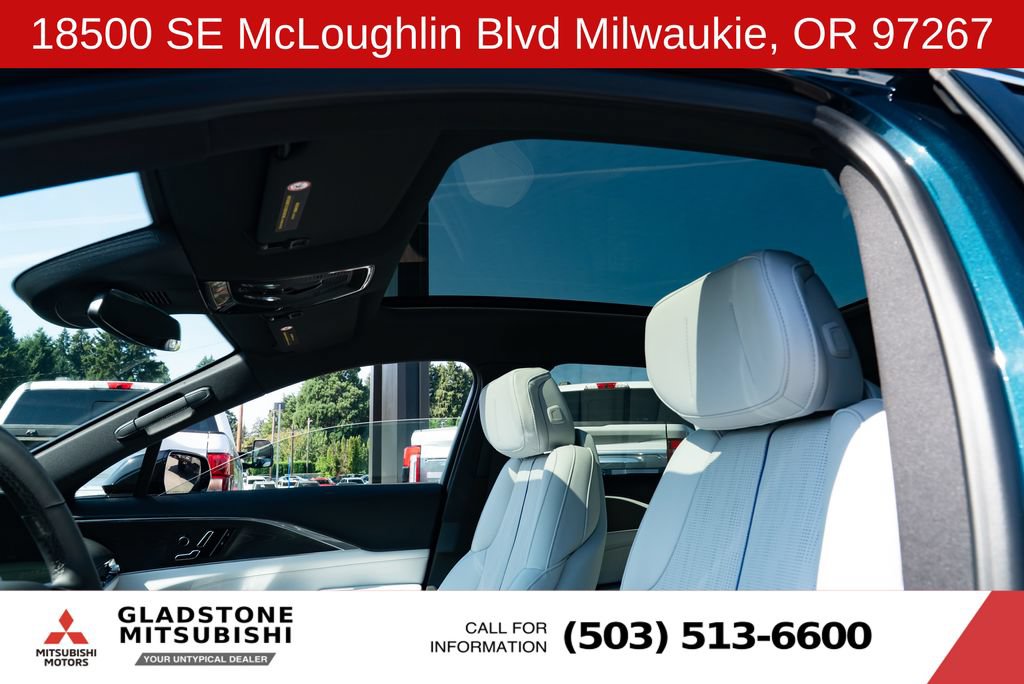 Used 2024 Cadillac Lyriq Luxury AWD/4WD image 20