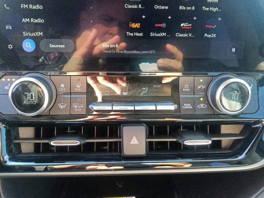 Used 2023 Toyota Highlander Bronze Edition image 23