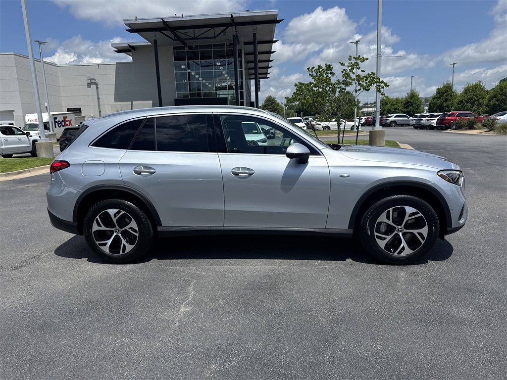 New 2025 Mercedes-Benz GLC 350e 4MATIC image 2