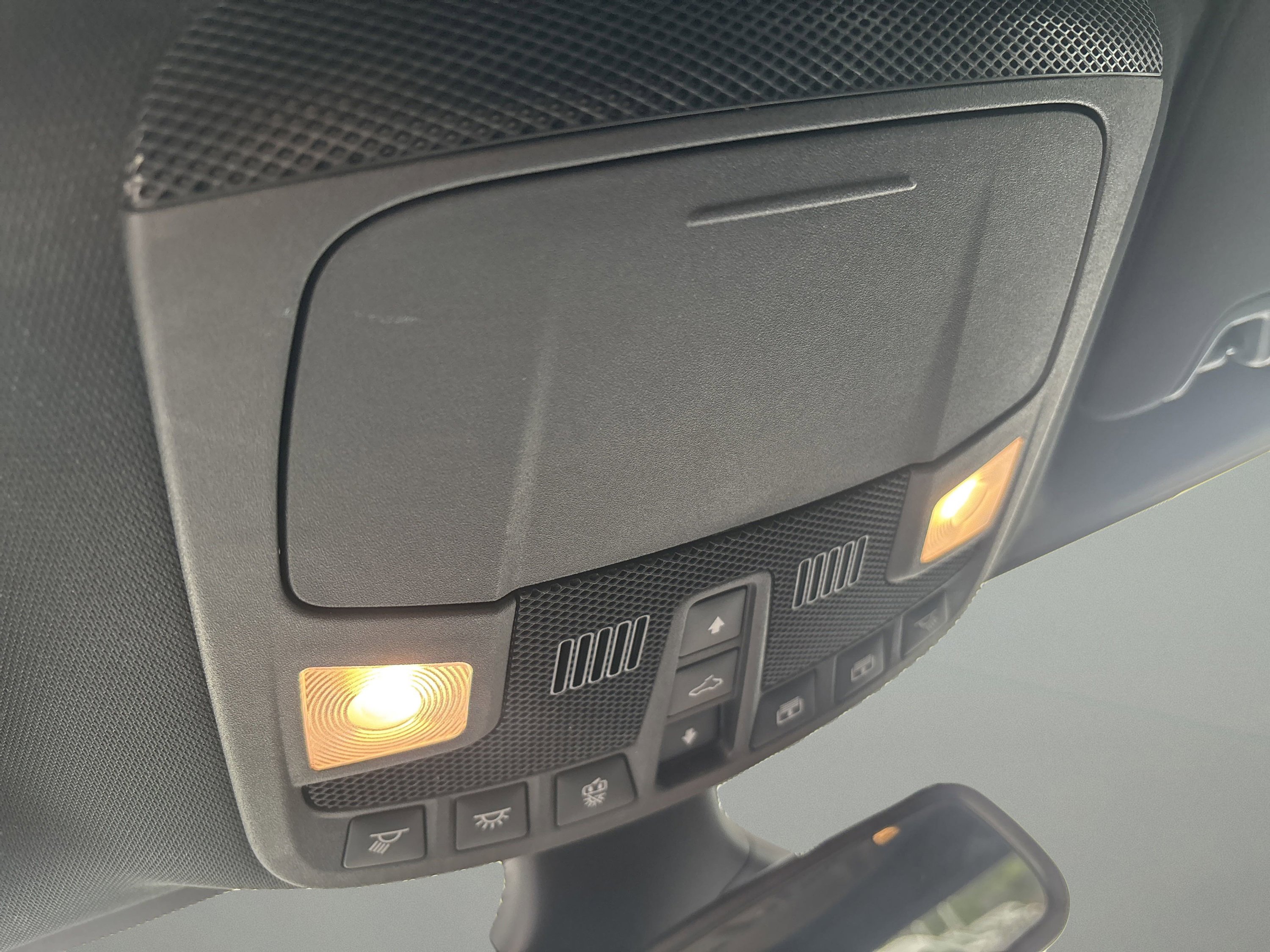 Used 2022 Ford Edge ST-Line w/ Class II Trailer Tow Package image 9