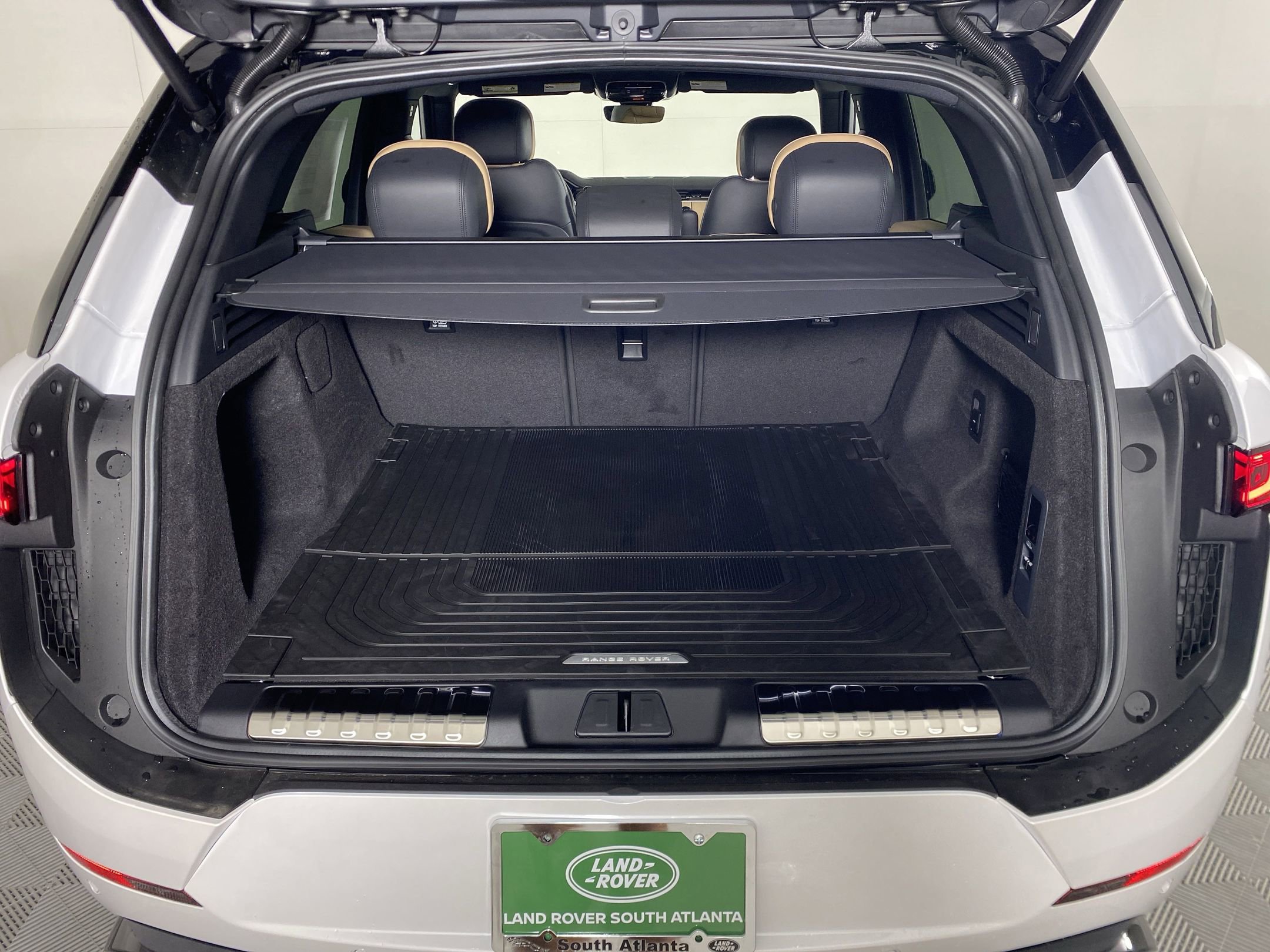 New 2025 Land Rover Range Rover Sport Dynamic SE image 14