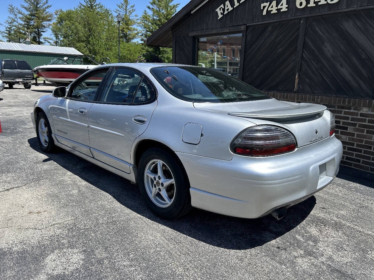 Used 2001 Pontiac Grand Prix GT w/ Opt Pkg 3 FWD image 2