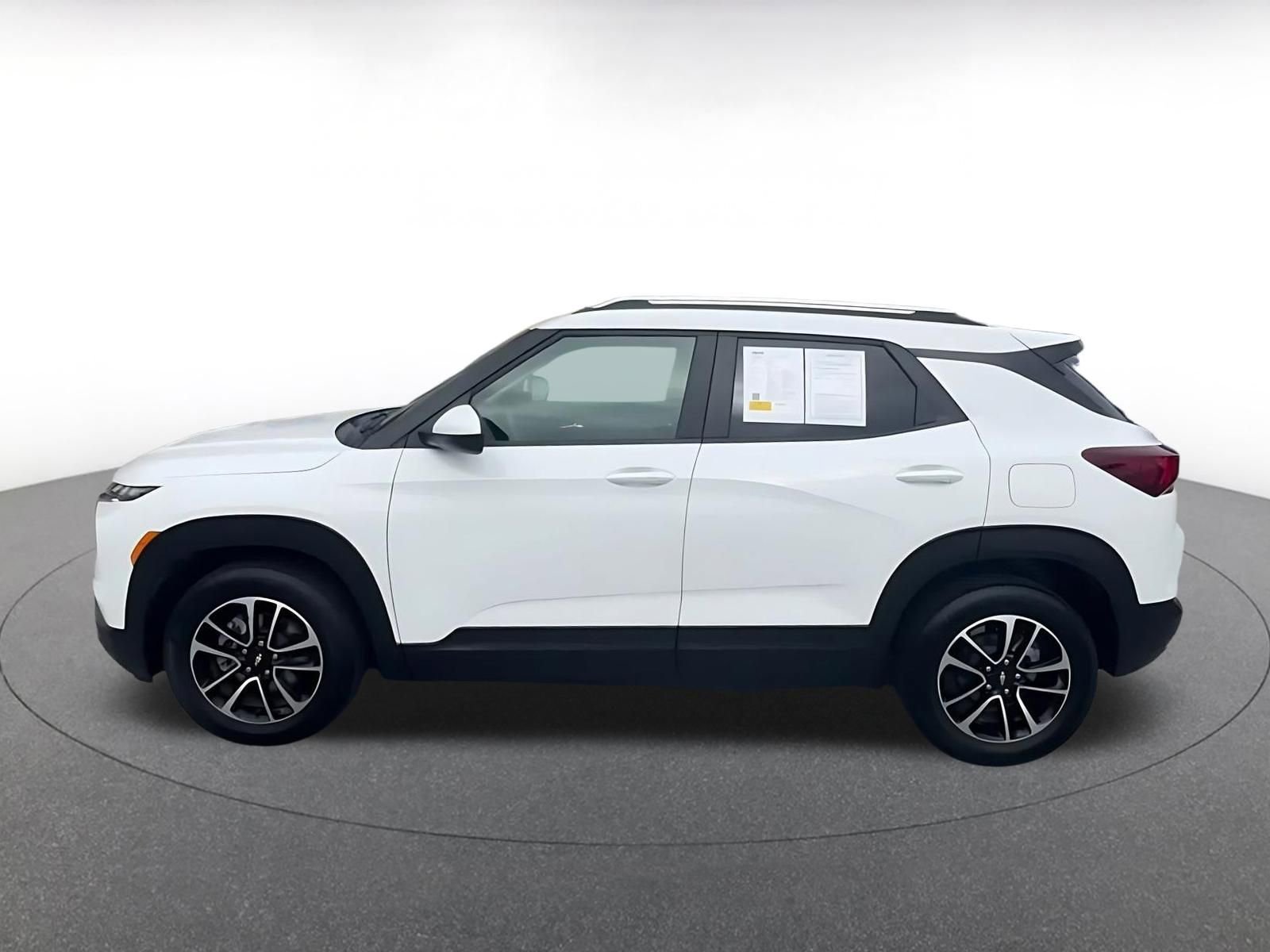 Used 2025 Chevrolet TrailBlazer LT image 9