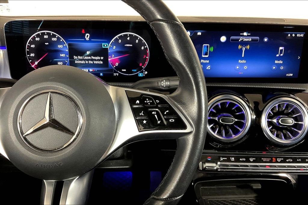 Used 2025 Mercedes-Benz CLA 250 image 19