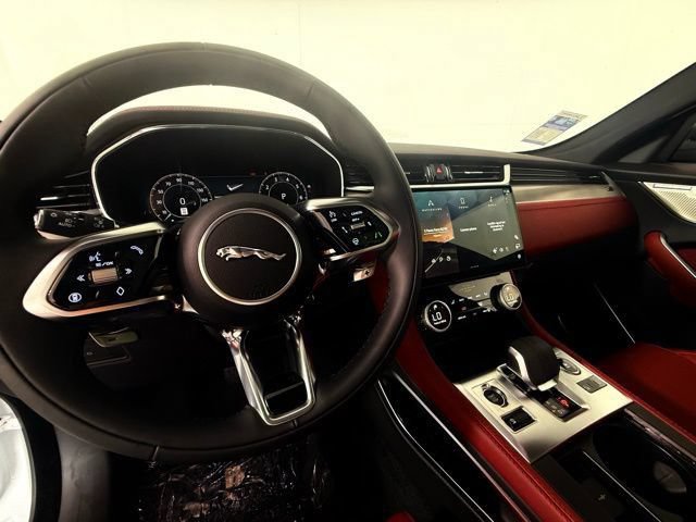 New 2026 Jaguar F-PACE R-Dynamic S AWD/4WD image 18