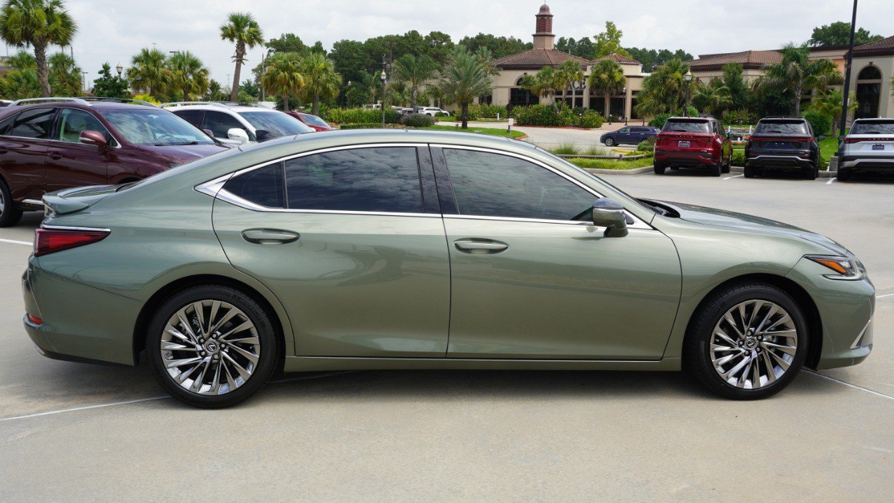 Certified 2024 Lexus ES 350 Ultra Luxury w/ Accessory Package (Z2) FWD image 4