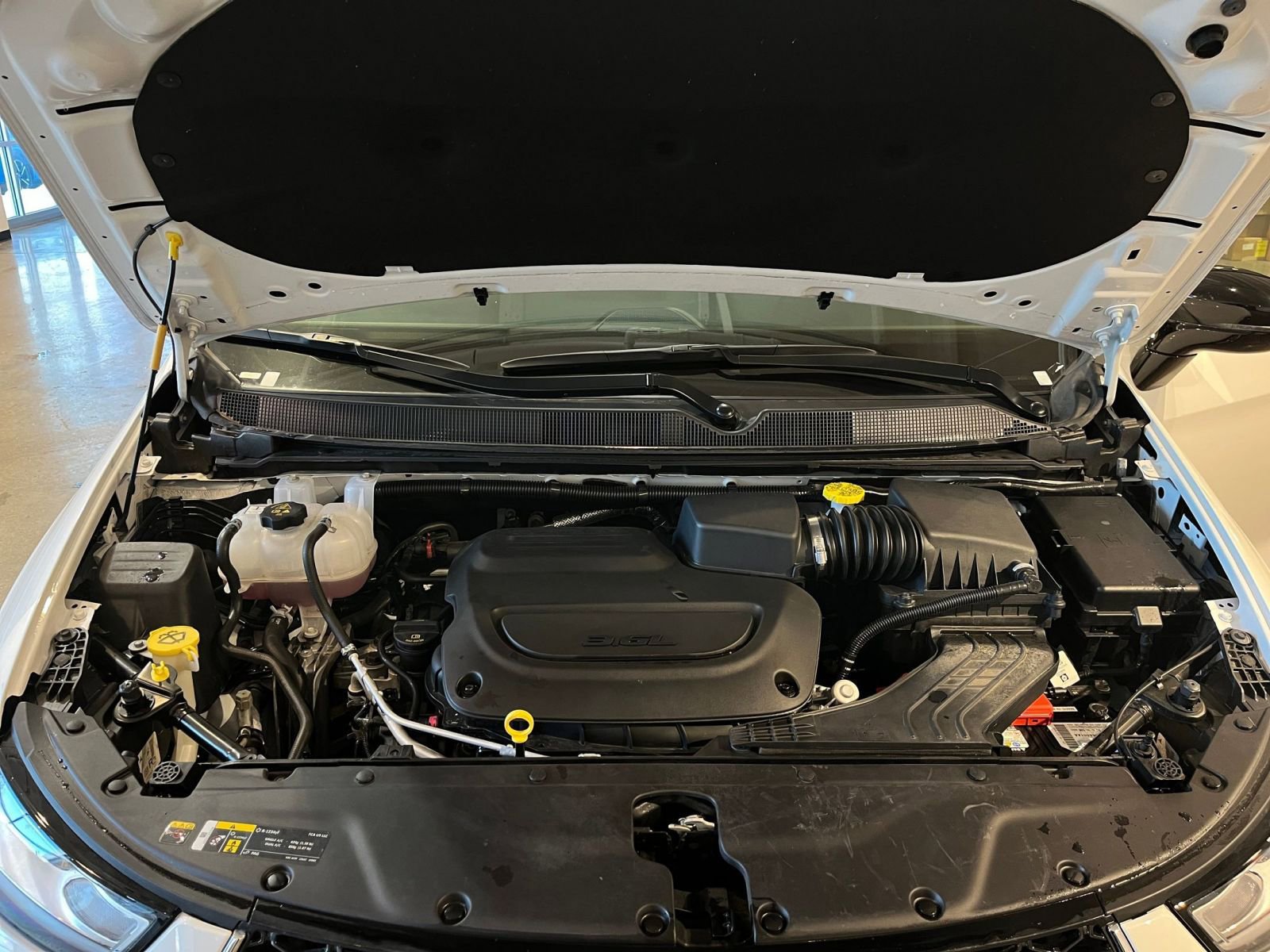 Used 2025 Chrysler Pacifica Select image 34