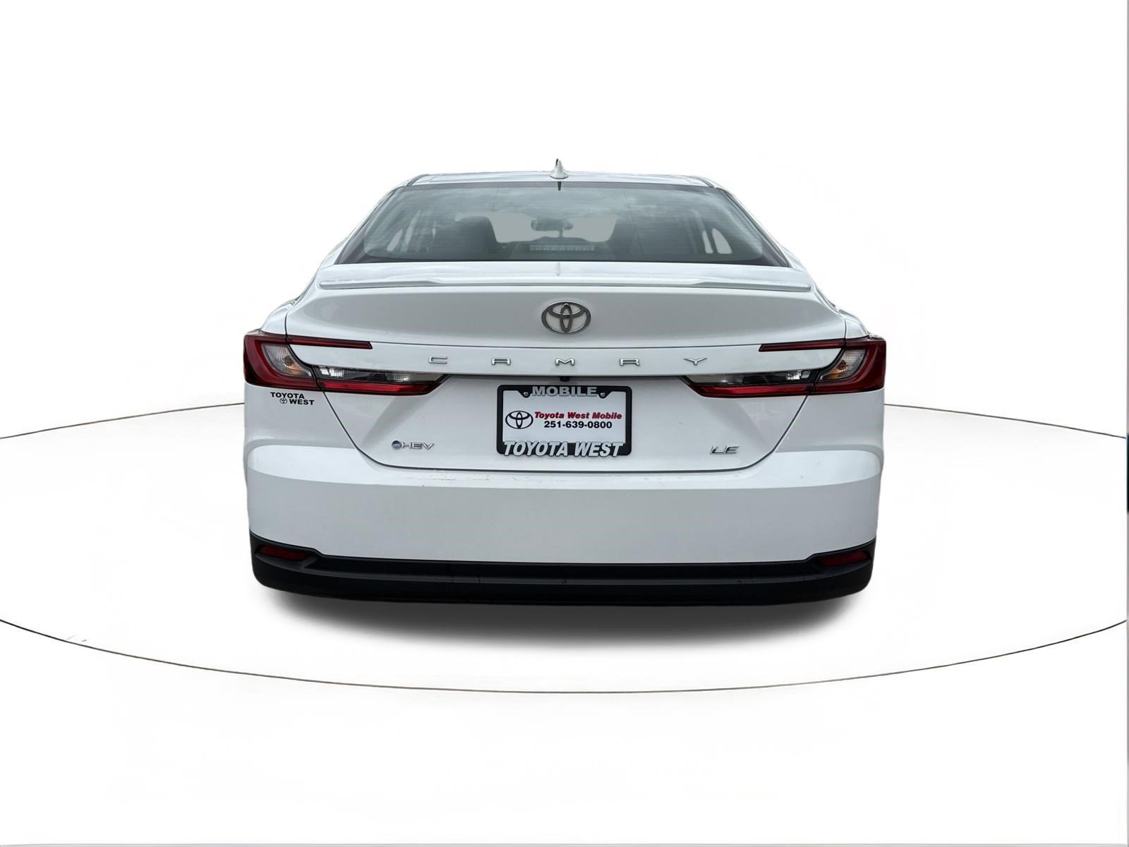 Used 2025 Toyota Camry LE w/ Convenience Package FWD image 4