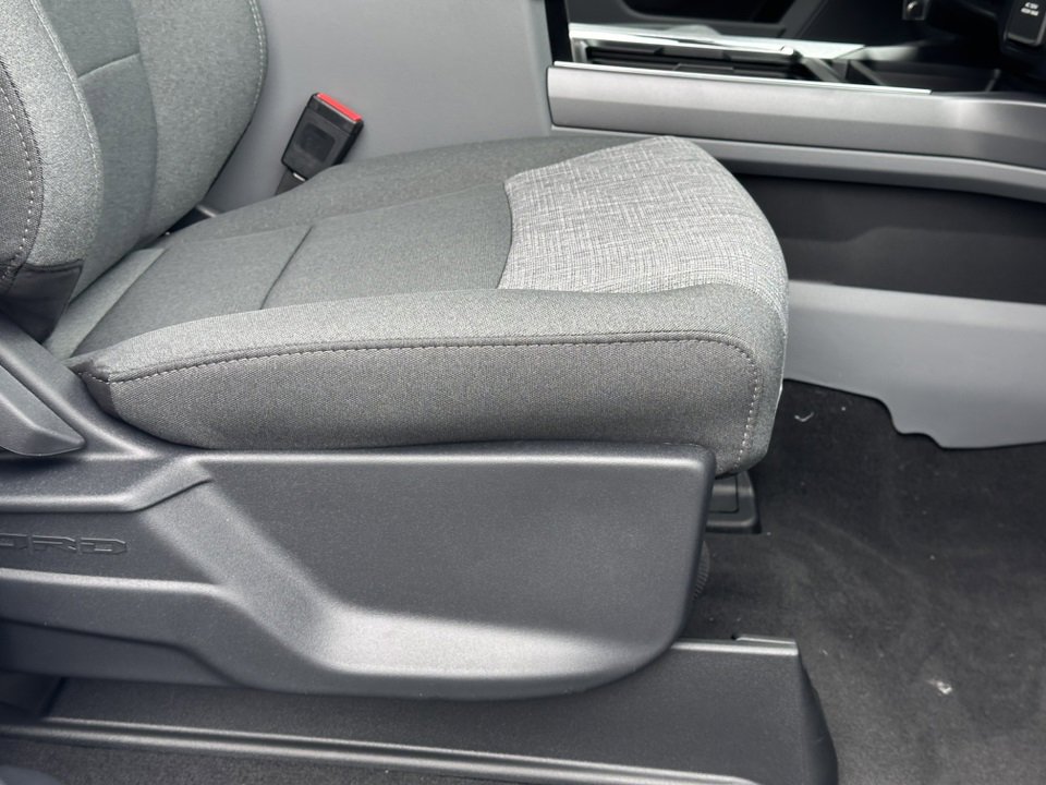 New 2025 Ford F250 XLT w/ FX4 Off-Road Package image 13