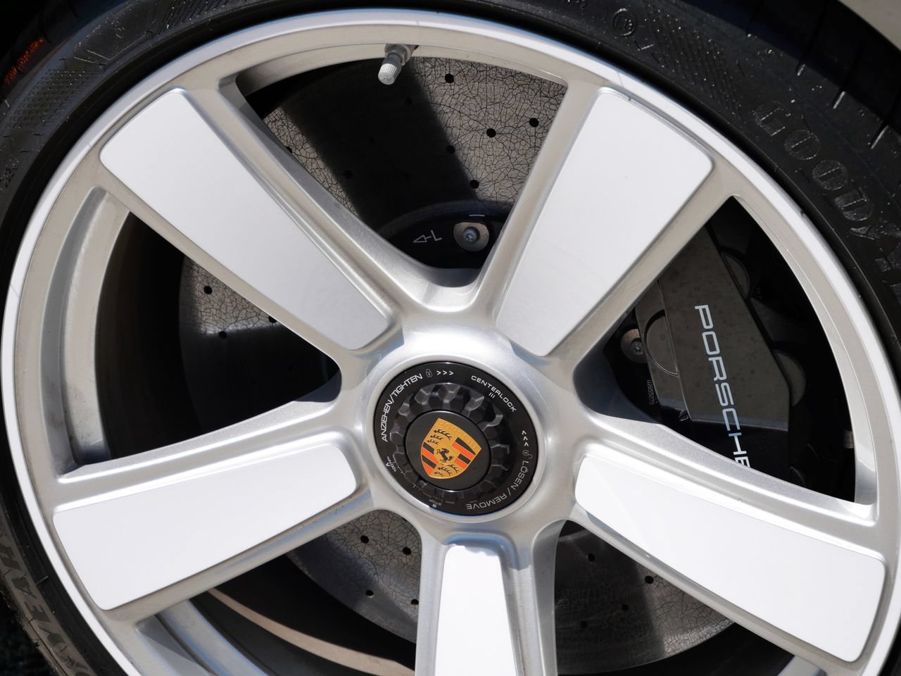 Used 2025 Porsche 911 Turbo AWD/4WD image 9