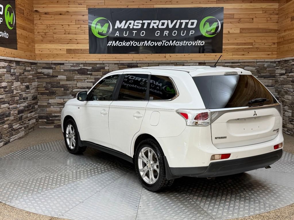 Used 2014 Mitsubishi Outlander GT AWD/4WD image 7