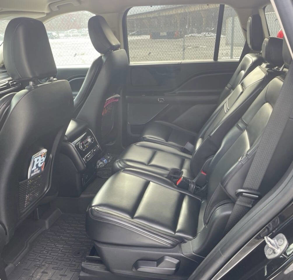 Used 2021 Lincoln Aviator AWD image 3