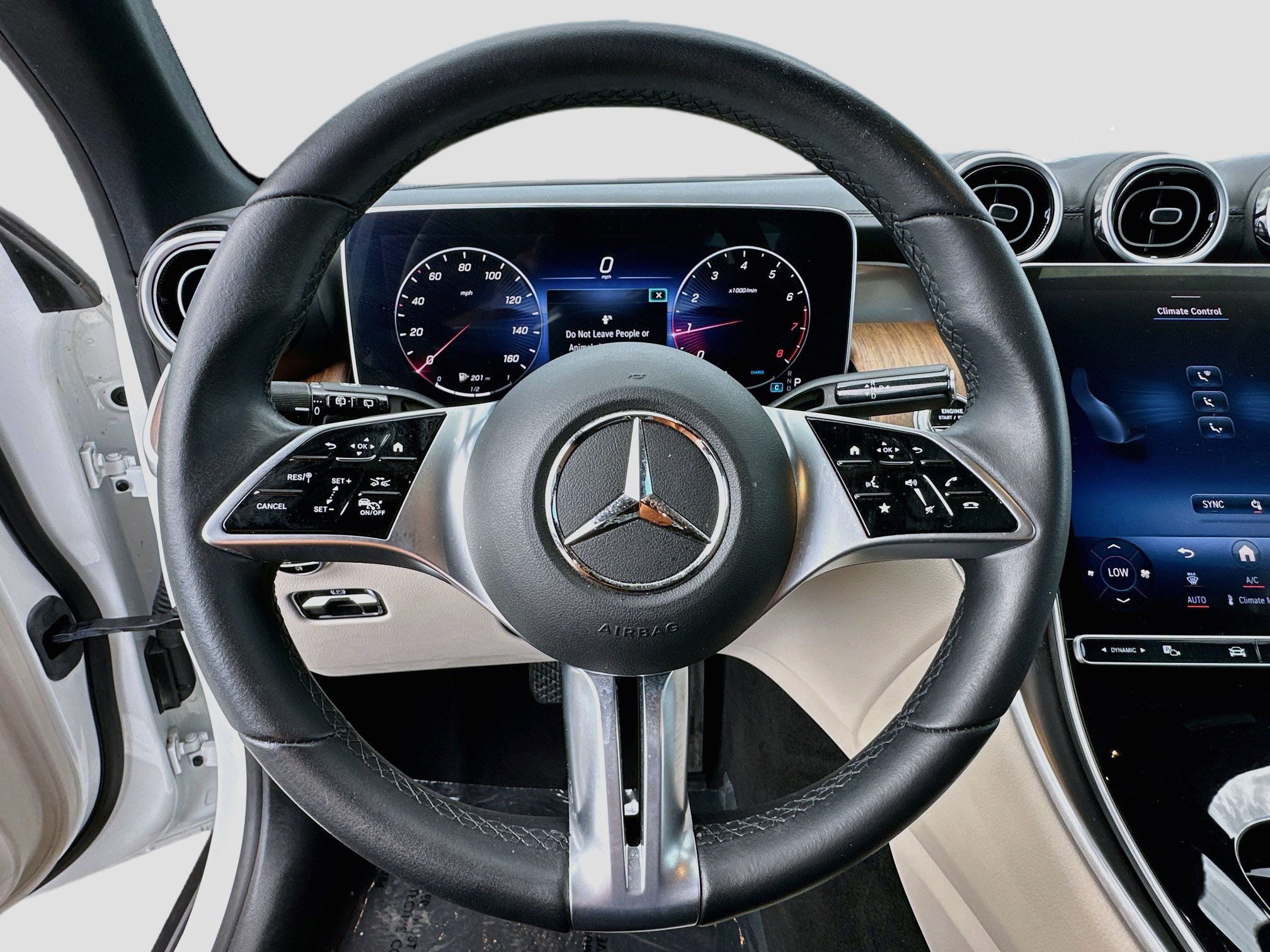 Used 2023 Mercedes-Benz GLC 300 image 11