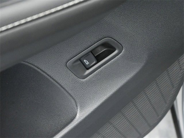 New 2025 Volkswagen Atlas Cross Sport SEL Premium R-Line image 20