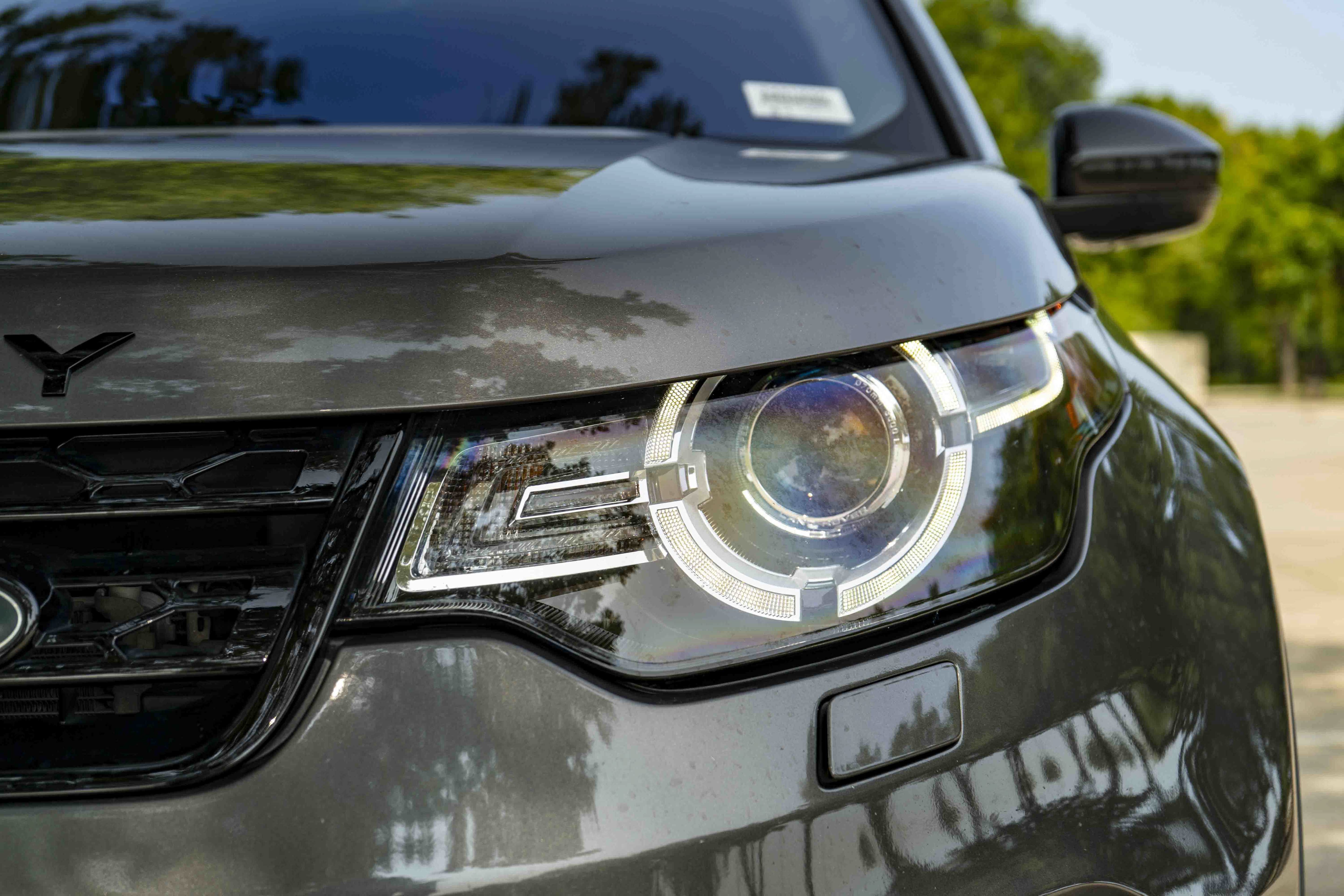 Used 2018 Land Rover Discovery Sport SE AWD/4WD image 11