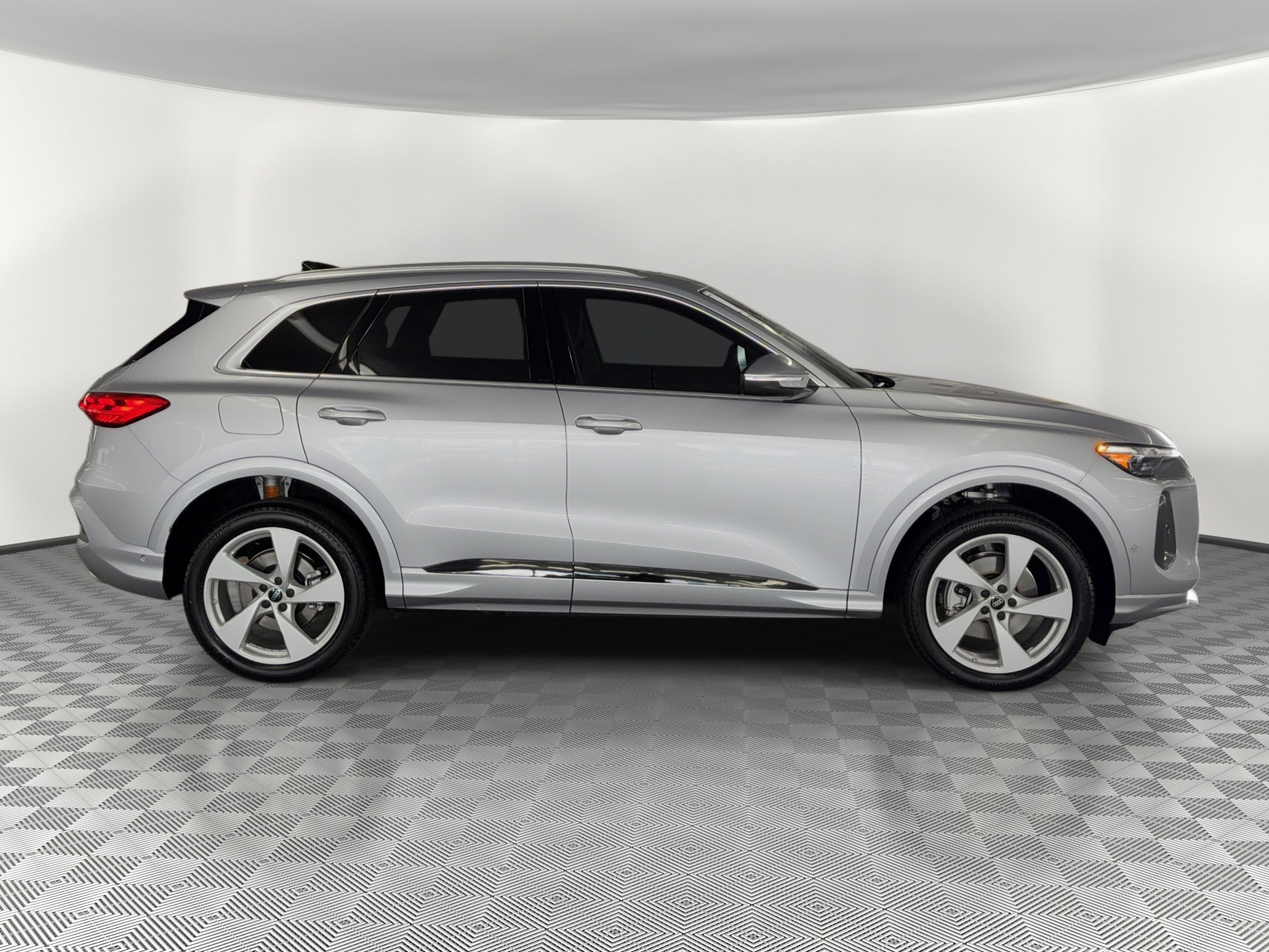 New 2026 Audi Q5 Premium Plus image 8