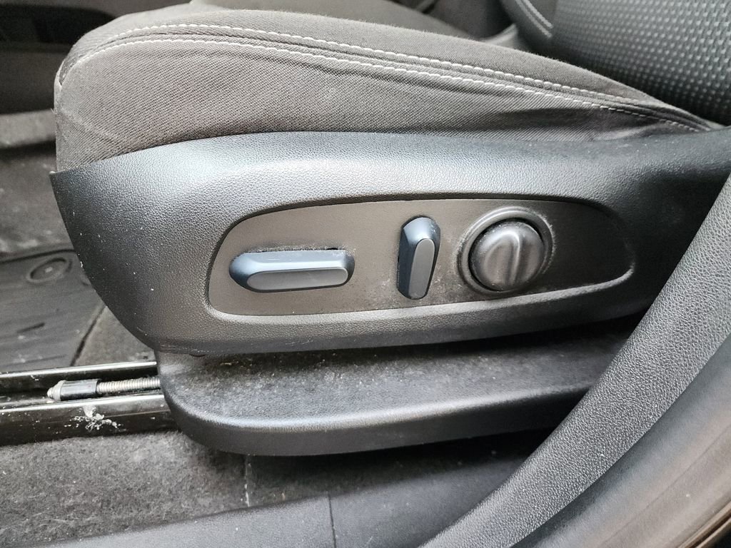 Certified 2024 GMC Terrain SLE w/ Driver Convenience Package image 30