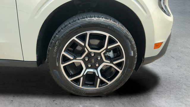 Used 2025 Ford Maverick Lariat AWD/4WD image 27