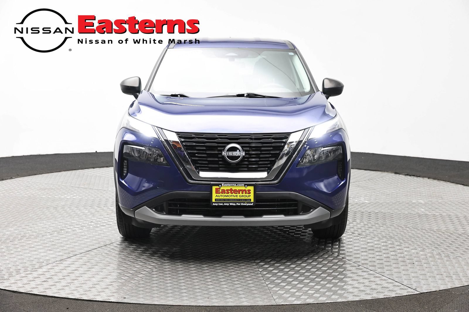 Used 2023 Nissan Rogue S AWD/4WD image 2