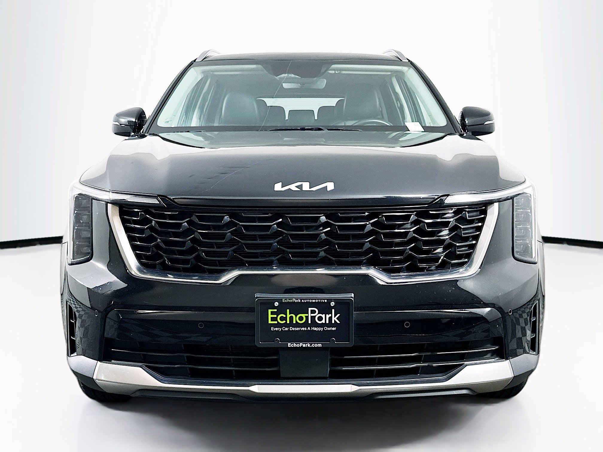 Used 2024 Kia Sorento S image 2