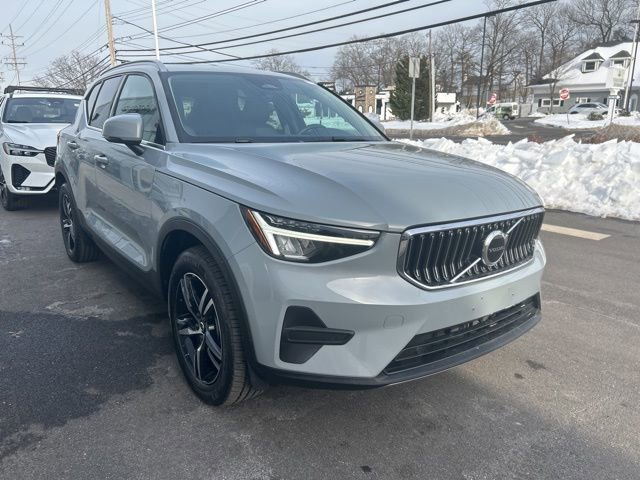 Certified 2025 Volvo XC40 B5 Core image 6