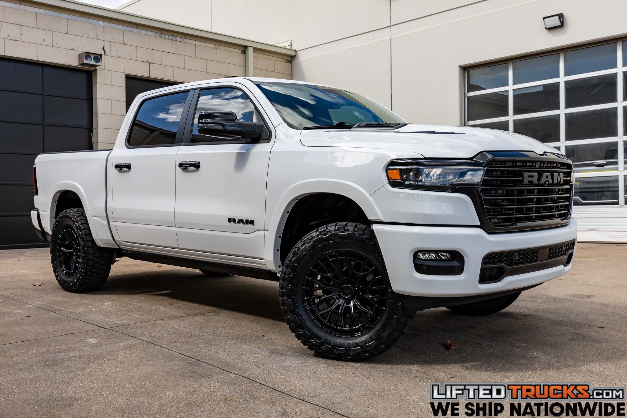Used 2026 RAM 1500 Laramie w/ Night Edition AWD/4WD image 1