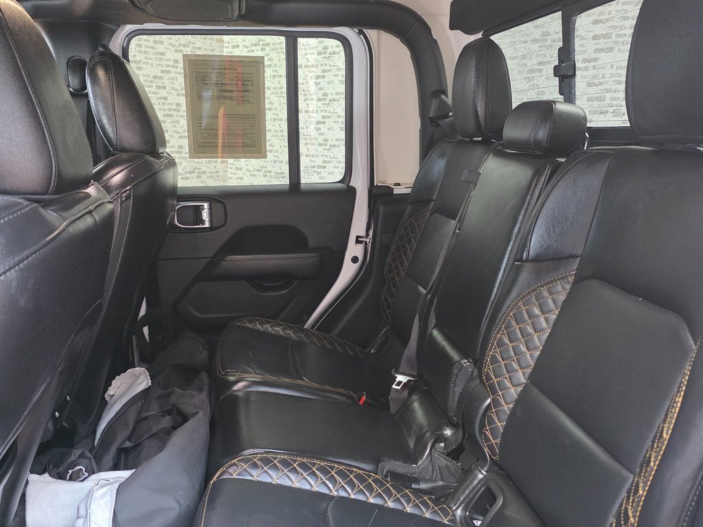 Used 2023 Jeep Gladiator Overland image 17