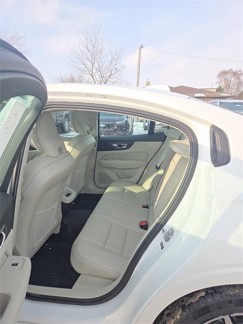 Used 2019 Volvo S60 T5 Momentum w/ Premium Package image 27