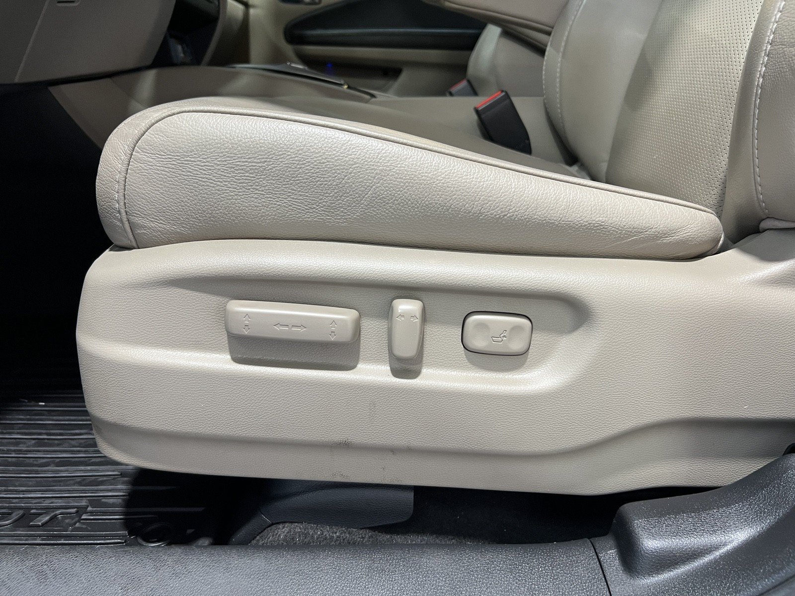 Used 2017 Honda Pilot Elite image 29
