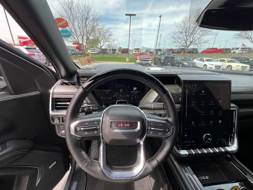 Used 2025 GMC Yukon XL Elevation image 54