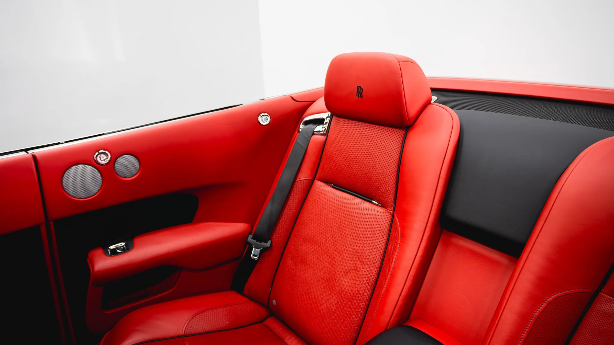Used 2017 Rolls-Royce Dawn RWD image 52
