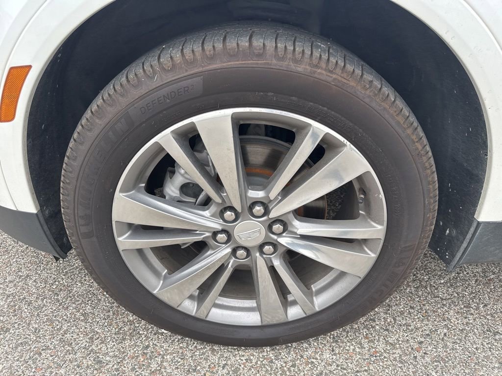 Used 2022 Cadillac XT5 Premium Luxury w/ Technology Package FWD image 6
