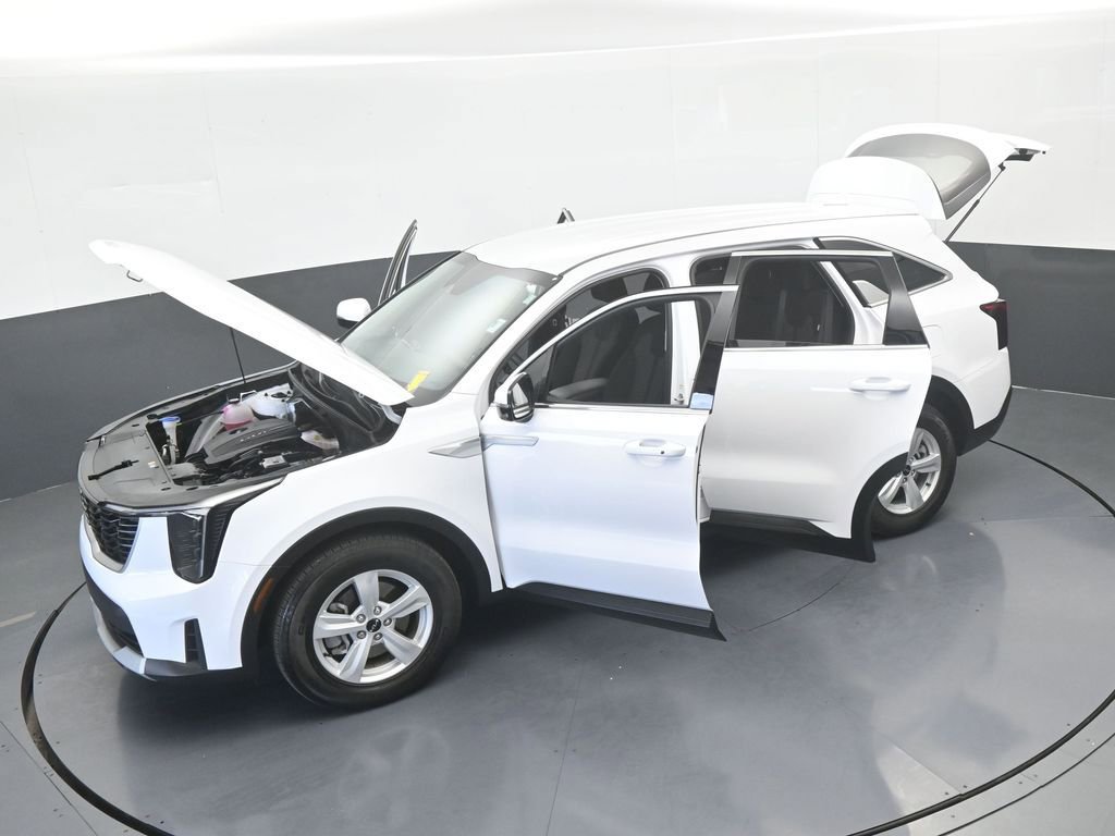 Used 2025 Kia Sorento LX image 61