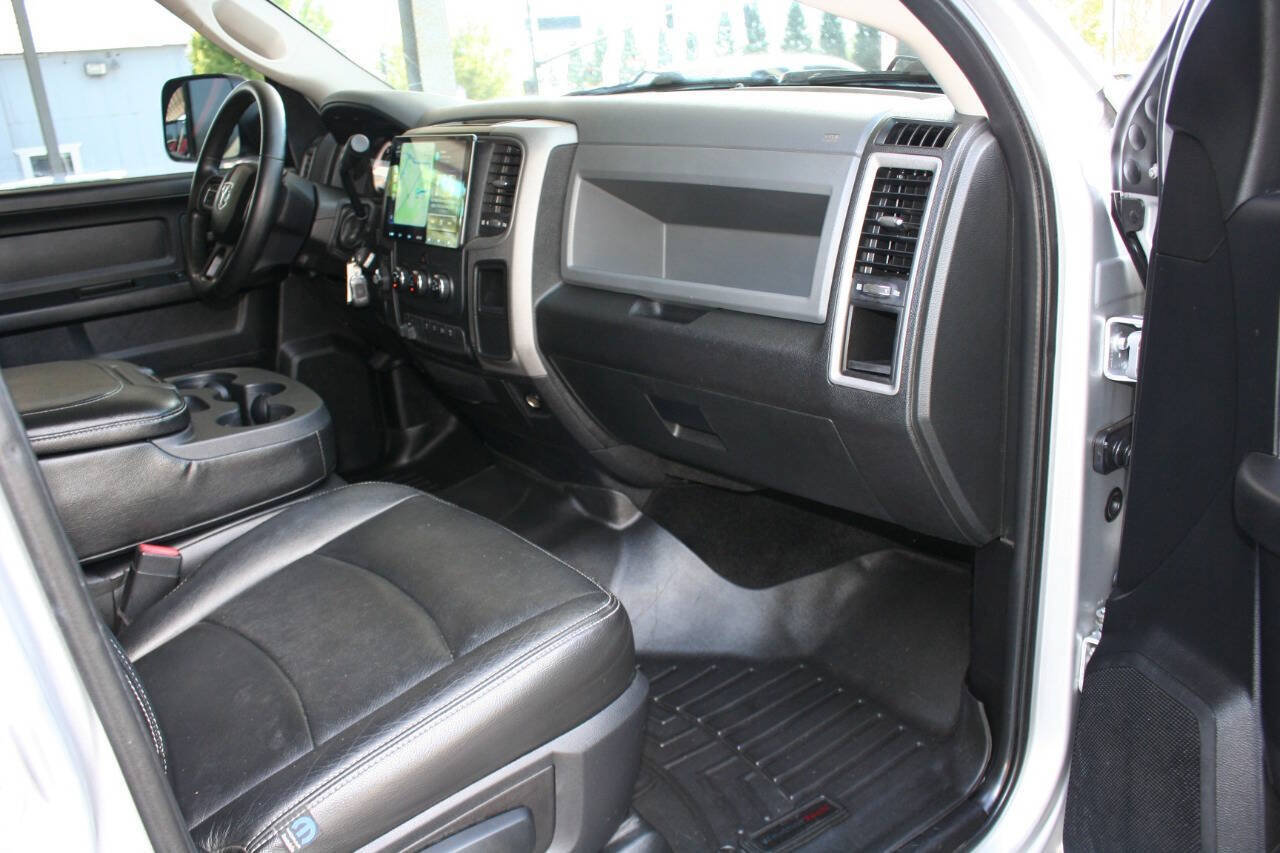 Used 2015 RAM 2500 Tradesman w/ Chrome Appearance Group AWD/4WD image 12
