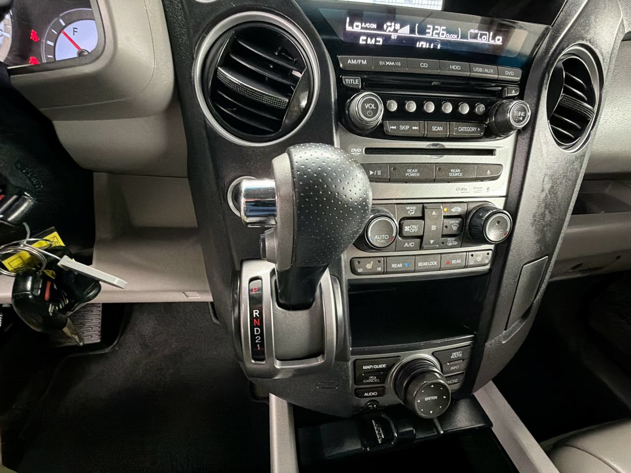 Used 2015 Honda Pilot Touring image 16