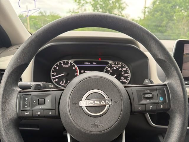 Used 2023 Nissan Rogue SV FWD image 15