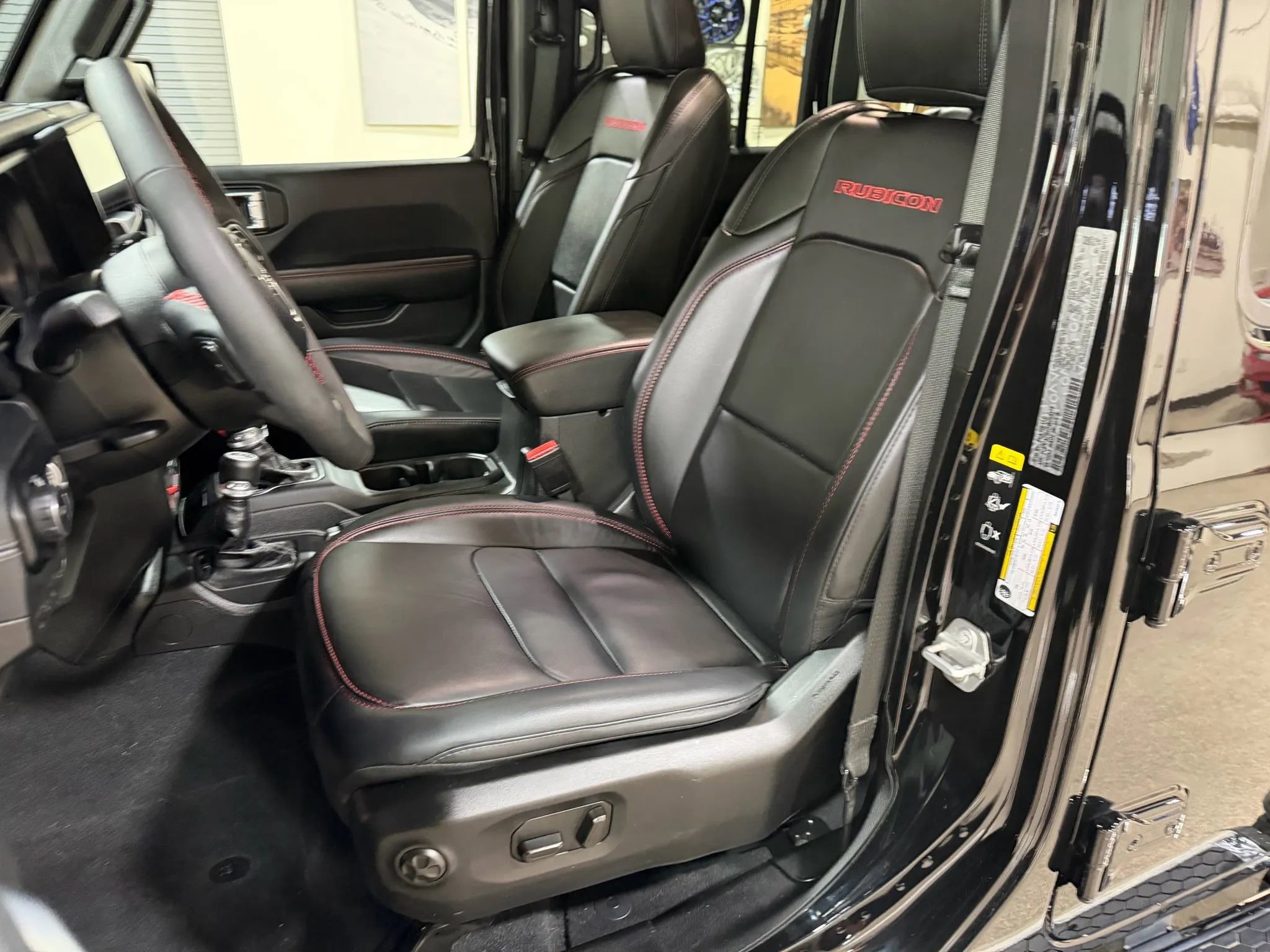 Used 2024 Jeep Wrangler Unlimited Rubicon image 31