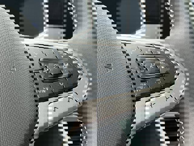 New 2025 Volkswagen Taos SE image 22