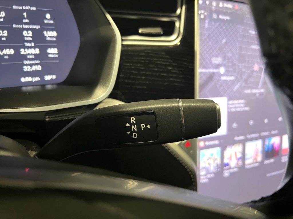 Used 2018 Tesla Model X 75D AWD/4WD image 34