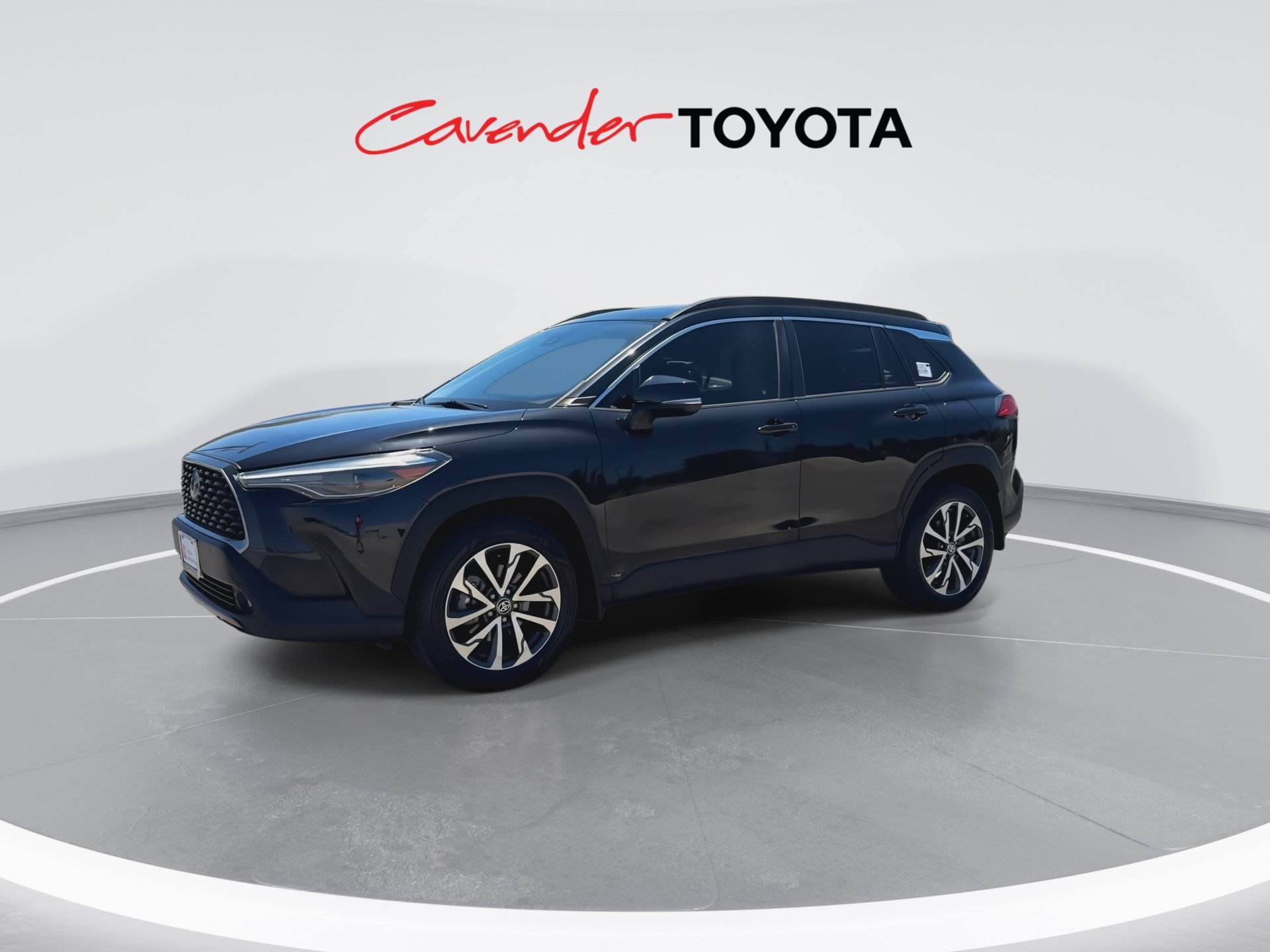 Certified 2022 Toyota Corolla Cross XLE w/ Convenience Package FWD image 4