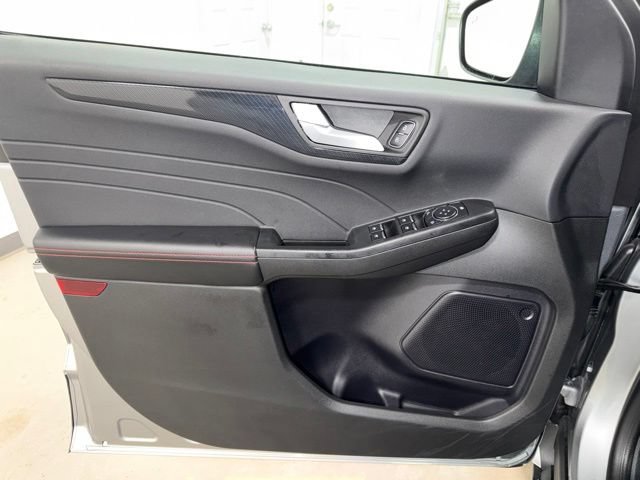 Used 2024 Ford Escape ST-Line w/ Tech Pack #1 AWD/4WD image 10