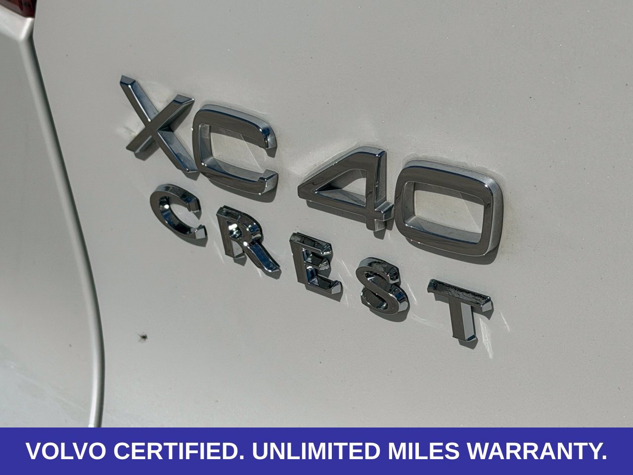Certified 2024 Volvo XC40 B5 Ultimate w/ Protection Package Premier AWD/4WD image 16