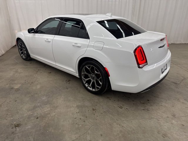 Used 2015 Chrysler 300 S image 31