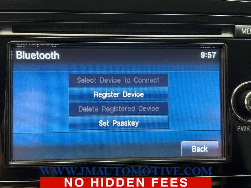 Used 2015 Mitsubishi Outlander SE AWD/4WD image 28