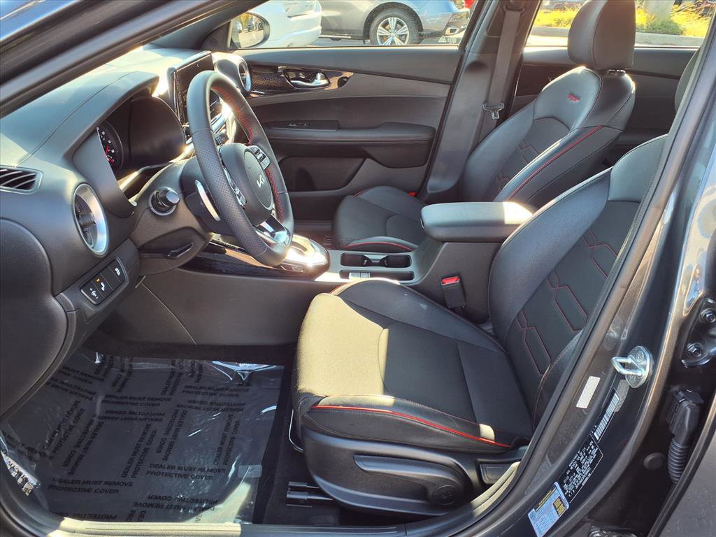 Used 2023 Kia Forte GT image 4