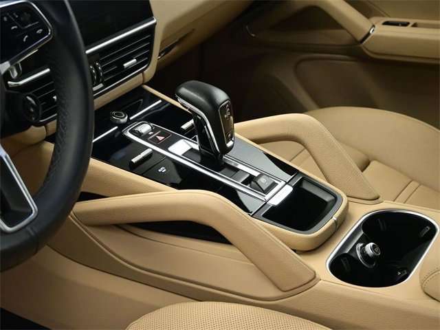 Used 2023 Porsche Cayenne S Platinum w/ Assistance Package image 14