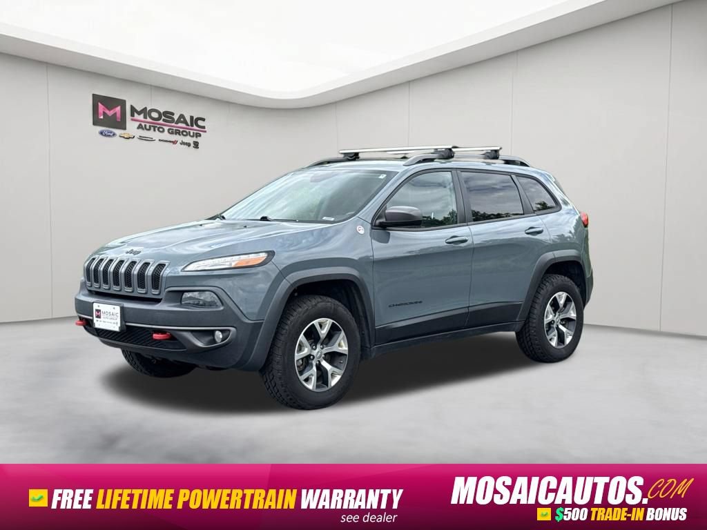 Used 2015 Jeep Cherokee Trailhawk AWD/4WD image 3