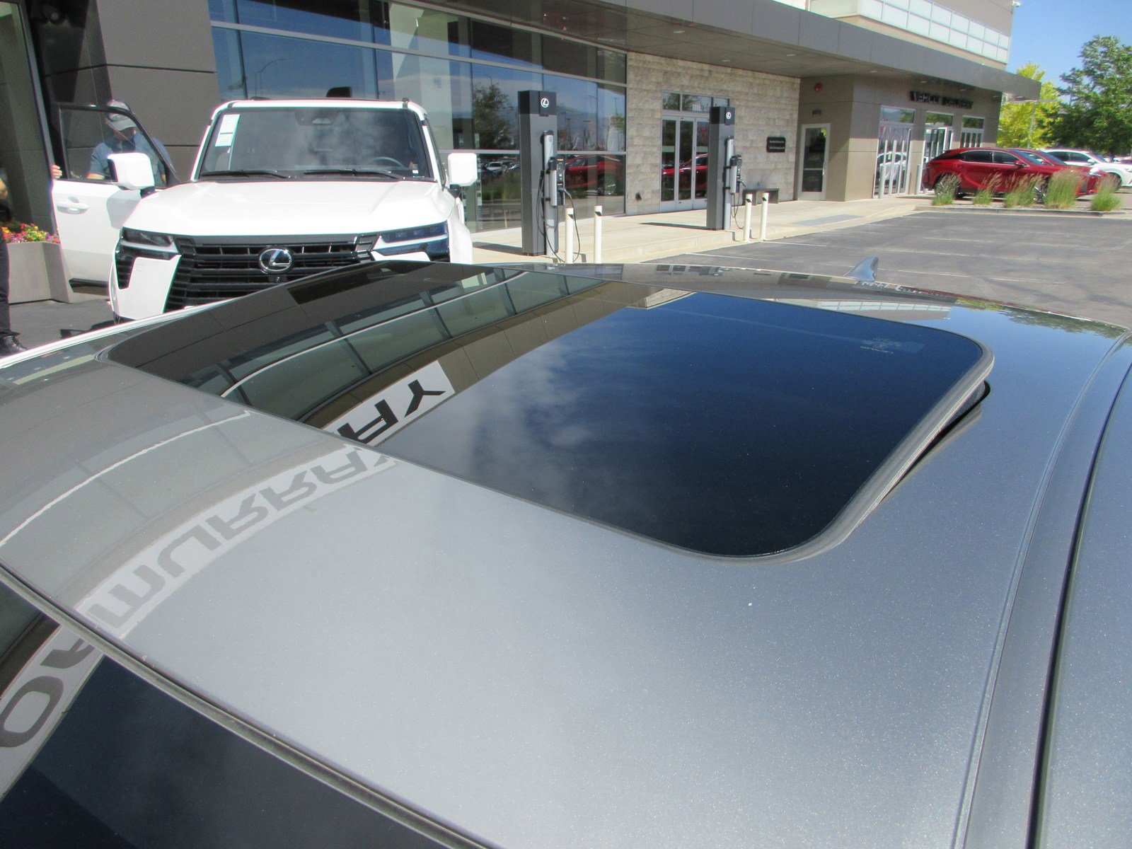 Used 2019 Lexus ES 300h w/ Premium Package FWD image 16